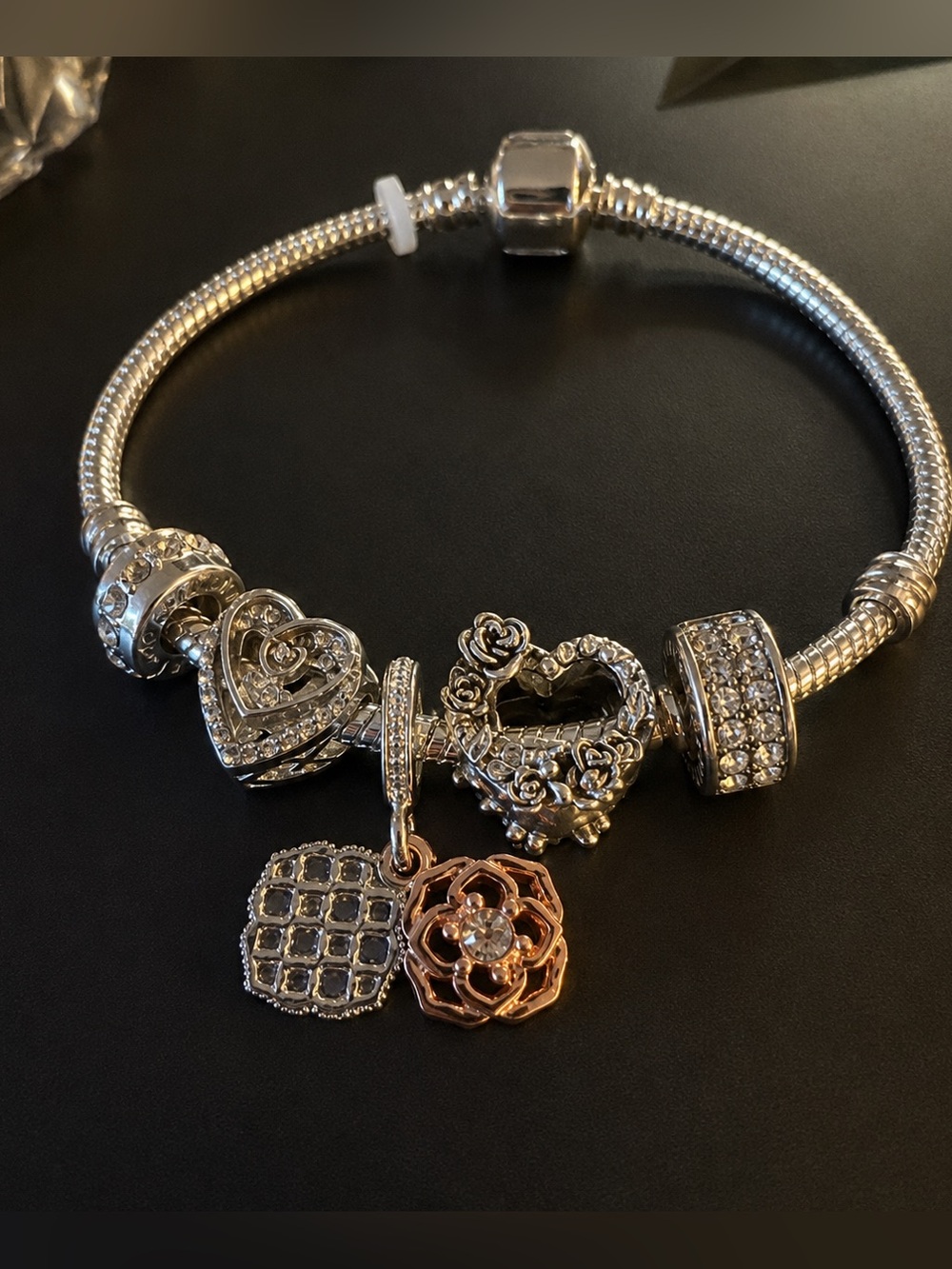 28 Rose Garden Heart Charm Bracelet 🤍